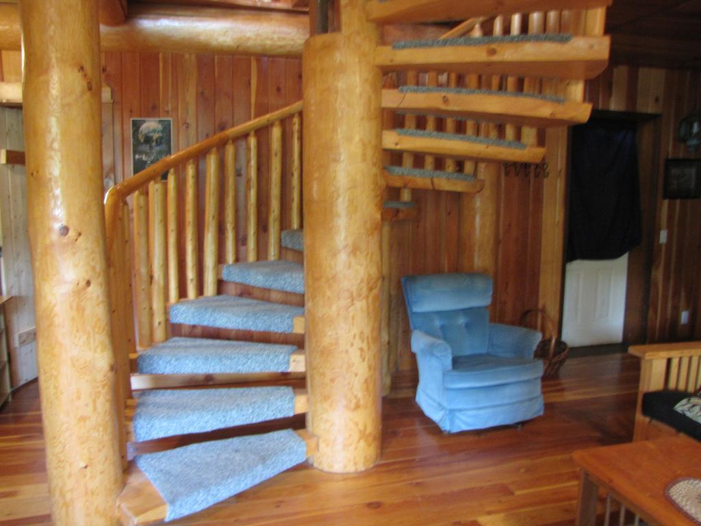 Hitching Post Resort เคโลว์นา ภายนอก รูปภาพ